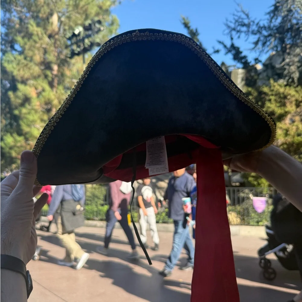 Pirates of the Caribbean Pirates Hat-one size - Picture 3 of 8